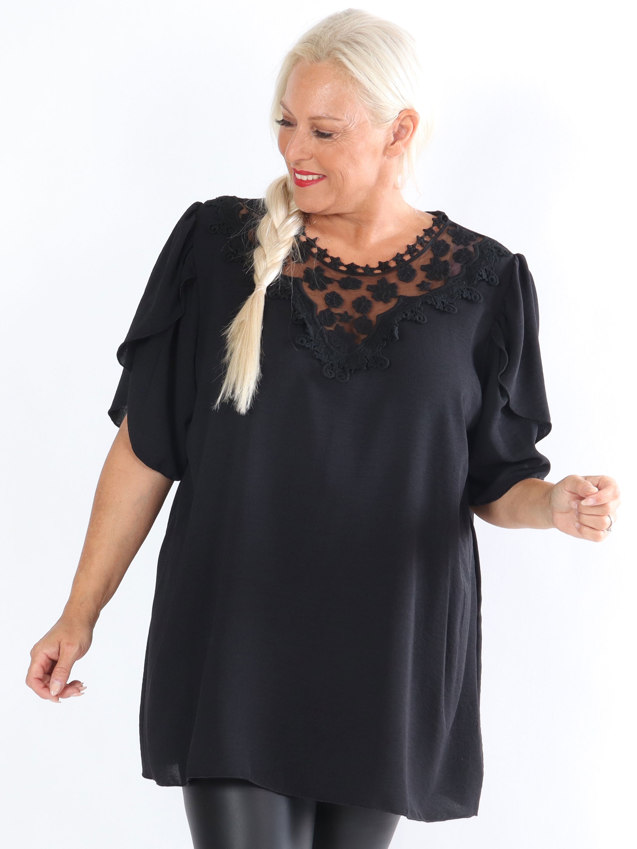 Malle - Fin plus size tunika med blonde